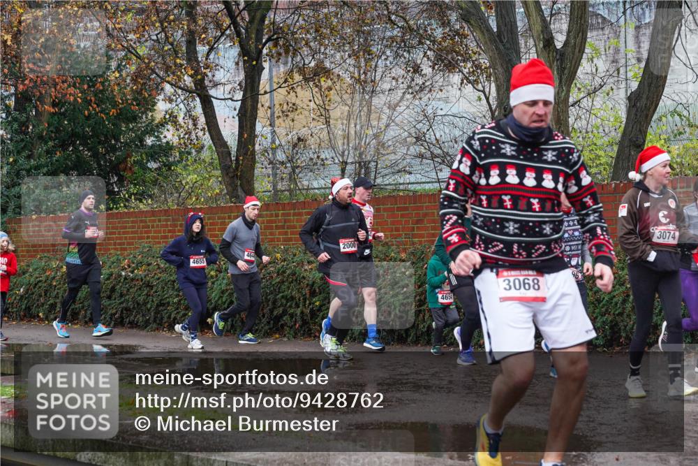 07.12.2025 - St. Pauli X-Mass-Run No. 15 Michael Burmester http://msf.ph/oto/9428762 07.12.2025 11:05:46 Laufen 2000, 4655, 4654, 3068, 3074 meine-sportfotos.de