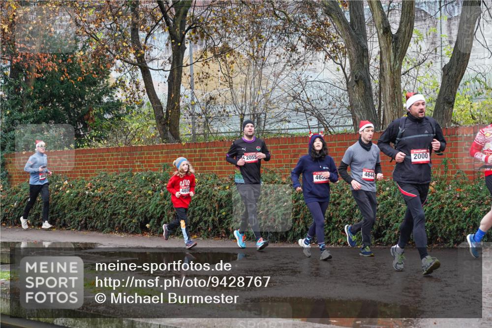 07.12.2025 - St. Pauli X-Mass-Run No. 15 Michael Burmester http://msf.ph/oto/9428767 07.12.2025 11:05:48 Laufen 4656, 2055, 2000, 465, 4644 meine-sportfotos.de