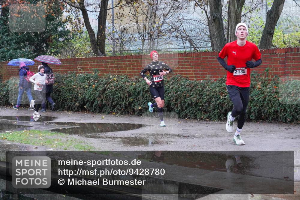 07.12.2025 - St. Pauli X-Mass-Run No. 15 Michael Burmester http://msf.ph/oto/9428780 07.12.2025 09:37:41 Laufen 1258, 195, 2135 meine-sportfotos.de