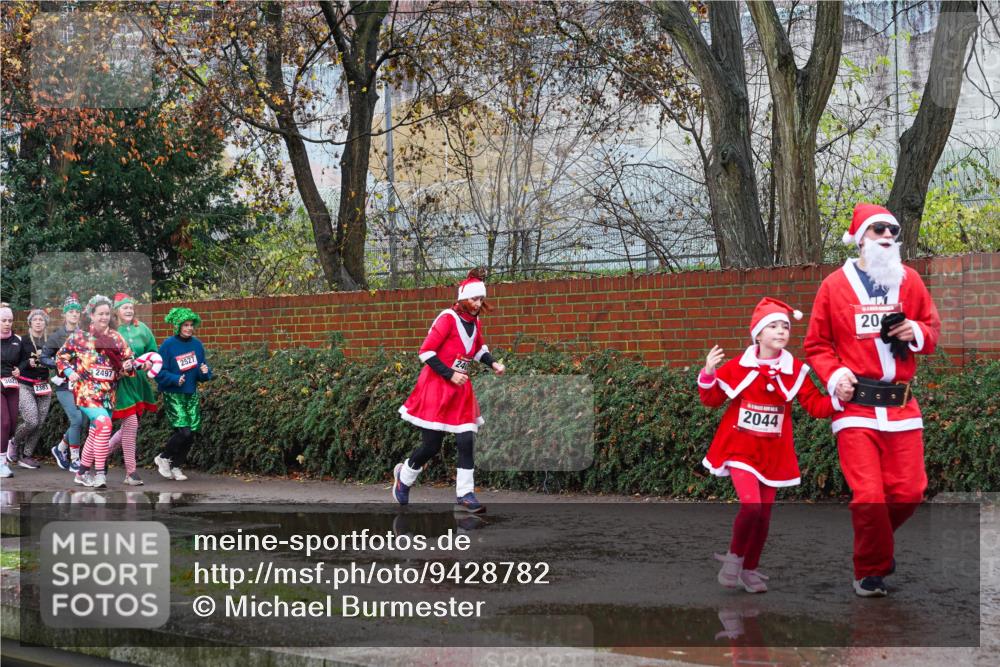 07.12.2025 - St. Pauli X-Mass-Run No. 15 Michael Burmester http://msf.ph/oto/9428782 07.12.2025 11:06:01 Laufen 2383, 2497, 2527, 2044, 20 meine-sportfotos.de