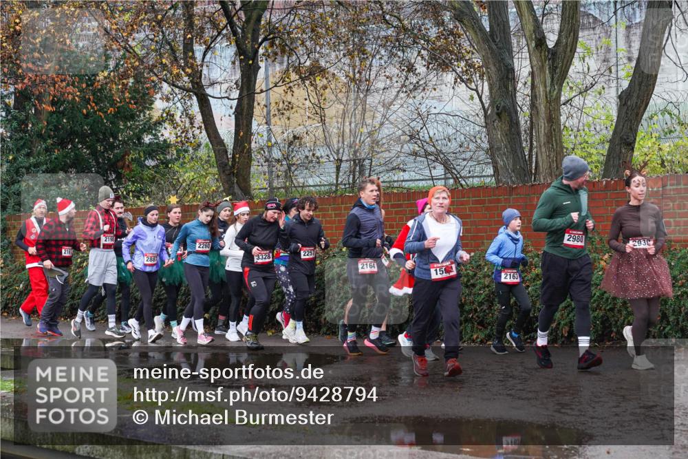 07.12.2025 - St. Pauli X-Mass-Run No. 15 Michael Burmester http://msf.ph/oto/9428794 07.12.2025 11:06:07 Laufen 216, 2198, 2260, 2887, 3328, 2257, 2164, 158, 2163, 2980, 293 meine-sportfotos.de