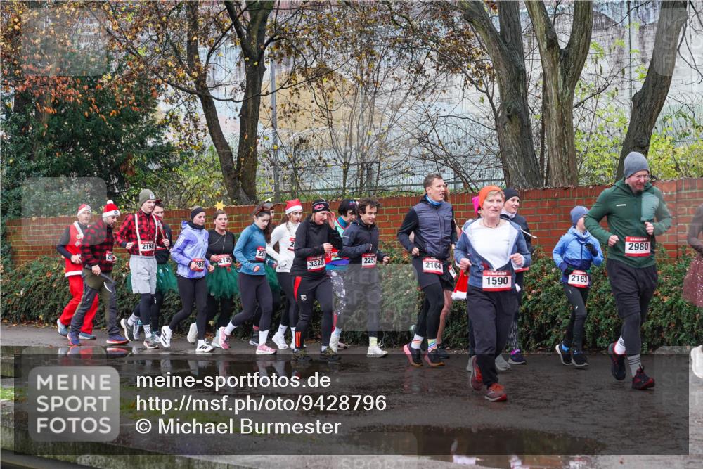 07.12.2025 - St. Pauli X-Mass-Run No. 15 Michael Burmester http://msf.ph/oto/9428796 07.12.2025 11:06:08 Laufen 2198, 2145, 288, 3328, 2257, 2164, 1590, 2163, 2980 meine-sportfotos.de