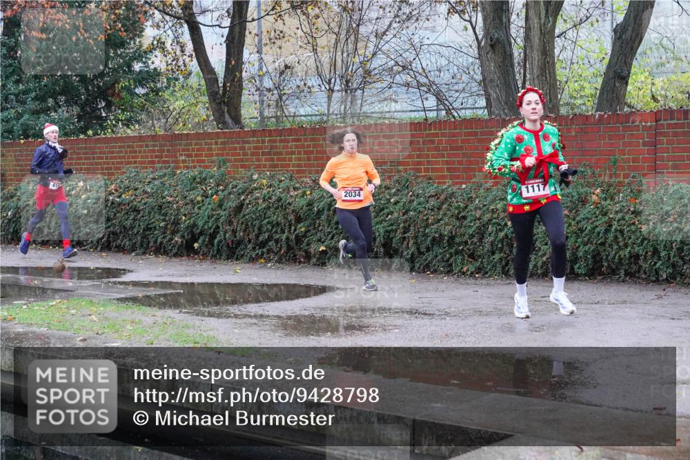 07.12.2025 - St. Pauli X-Mass-Run No. 15 Michael Burmester http://msf.ph/oto/9428798 07.12.2025 09:37:56 Laufen 2034, 1117 meine-sportfotos.de