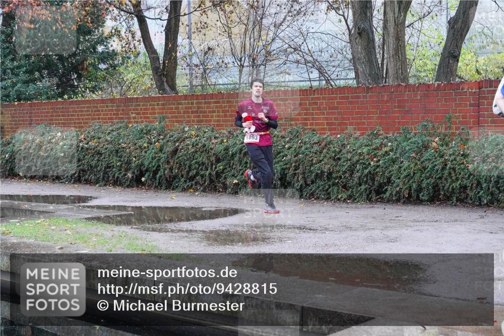 07.12.2025 - St. Pauli X-Mass-Run No. 15 Michael Burmester http://msf.ph/oto/9428815 07.12.2025 09:38:10 Laufen 1893 meine-sportfotos.de