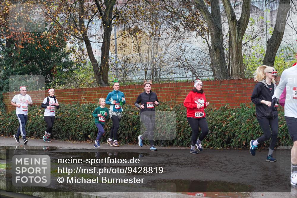 07.12.2025 - St. Pauli X-Mass-Run No. 15 Michael Burmester http://msf.ph/oto/9428819 07.12.2025 11:06:20 Laufen 4839, 2707, 270, 1759, 2449, 2 meine-sportfotos.de