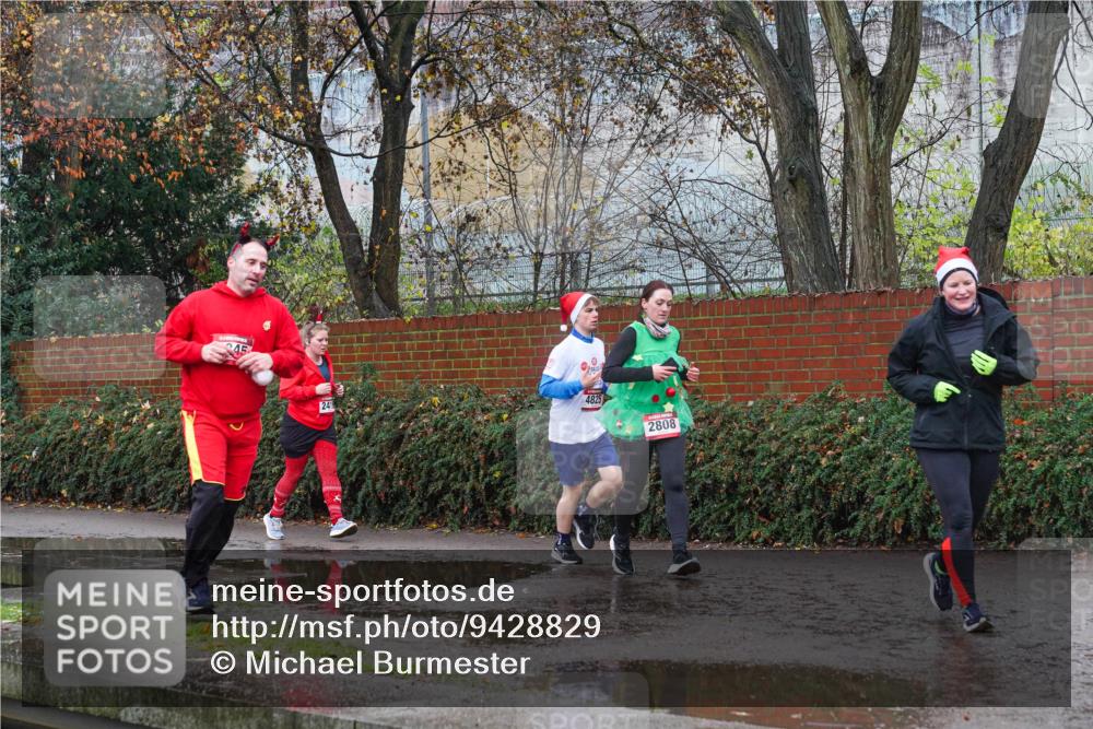 07.12.2025 - St. Pauli X-Mass-Run No. 15 Michael Burmester http://msf.ph/oto/9428829 07.12.2025 11:06:30 Laufen 45, 2419, 4825, 2808 meine-sportfotos.de