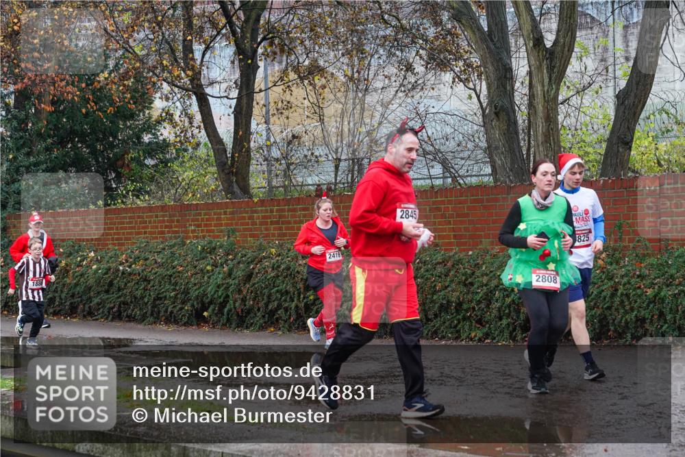07.12.2025 - St. Pauli X-Mass-Run No. 15 Michael Burmester http://msf.ph/oto/9428831 07.12.2025 11:06:31 Laufen 188, 2419, 2845, 2808, 0, 825 meine-sportfotos.de
