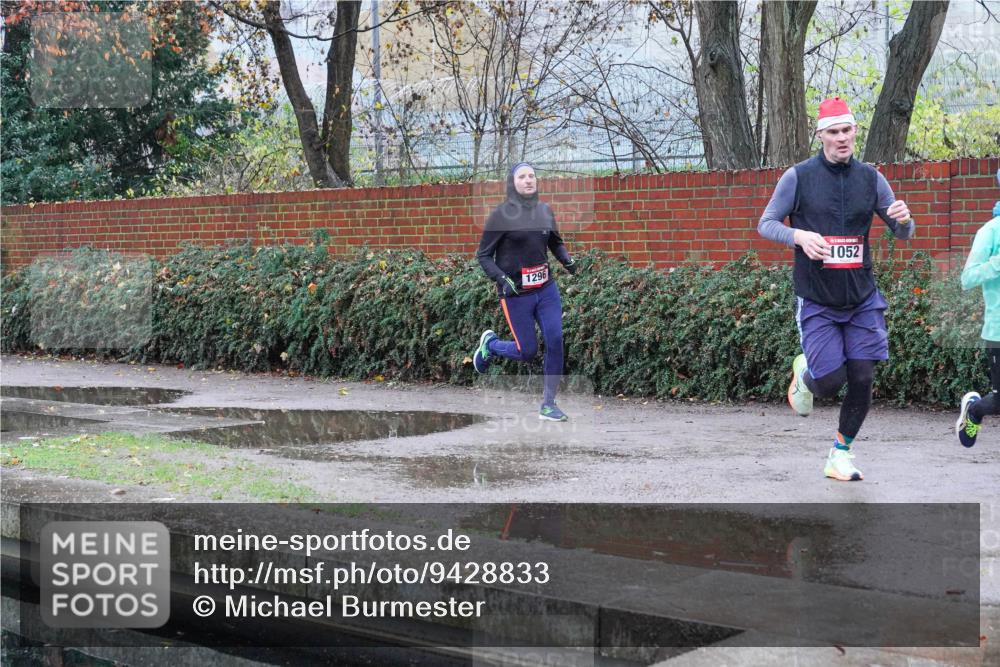 07.12.2025 - St. Pauli X-Mass-Run No. 15 Michael Burmester http://msf.ph/oto/9428833 07.12.2025 09:38:44 Laufen 1296, 1052 meine-sportfotos.de