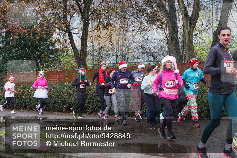 07.12.2025 - St. Pauli X-Mass-Run No. 15 Michael Burmester http://msf.ph/oto/9428849 07.12.2025 11:06:45 Laufen 2740, 273, 27, 3297, 2736, 4641, 228, 3301 meine-sportfotos.de