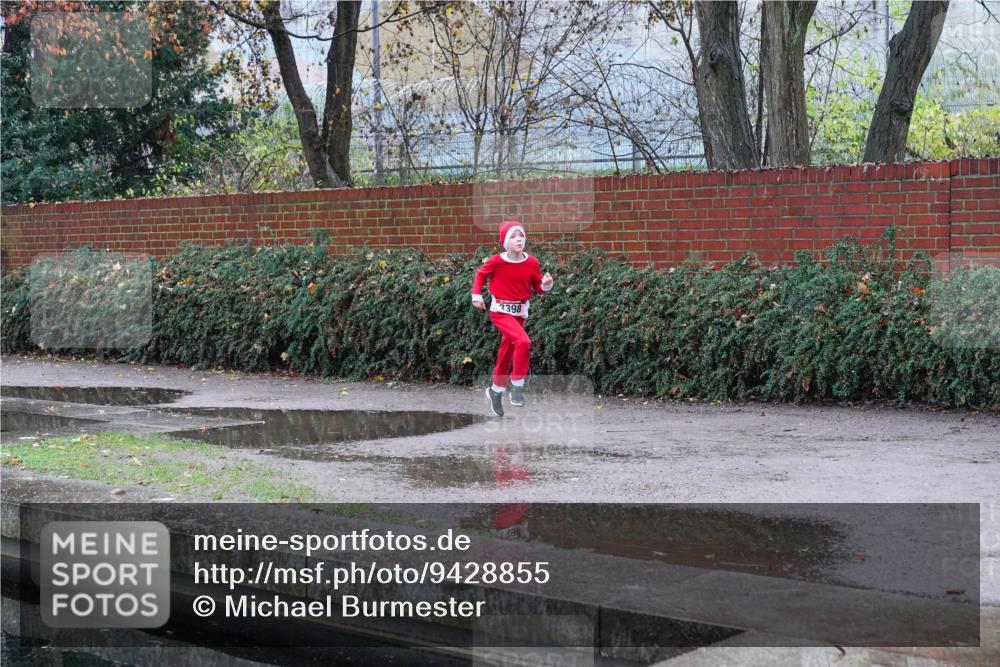 07.12.2025 - St. Pauli X-Mass-Run No. 15 Michael Burmester http://msf.ph/oto/9428855 07.12.2025 09:39:04 Laufen 3398 meine-sportfotos.de