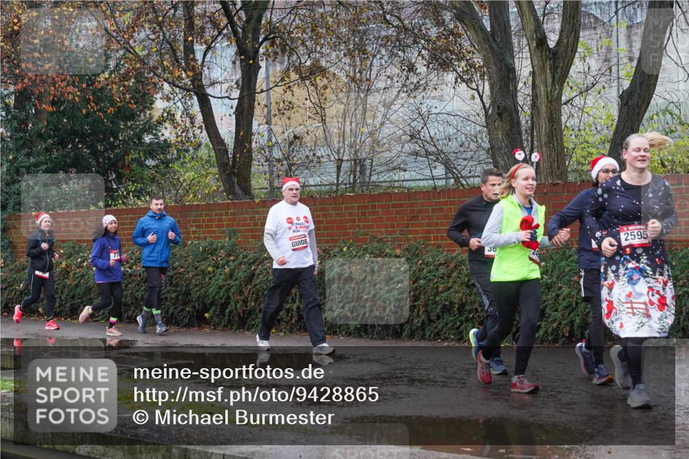 07.12.2025 - St. Pauli X-Mass-Run No. 15 Michael Burmester http://msf.ph/oto/9428865 07.12.2025 11:06:56 Laufen 2595, 30 meine-sportfotos.de
