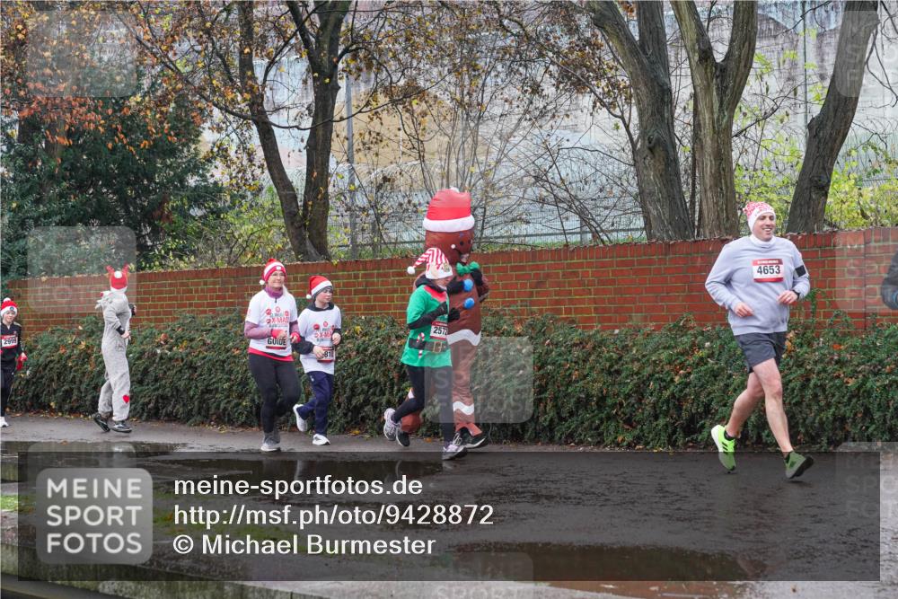 07.12.2025 - St. Pauli X-Mass-Run No. 15 Michael Burmester http://msf.ph/oto/9428872 07.12.2025 11:07:00 Laufen 2999, 818, 4653, 2572 meine-sportfotos.de
