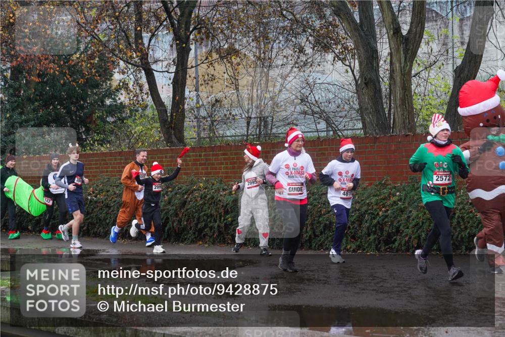 07.12.2025 - St. Pauli X-Mass-Run No. 15 Michael Burmester http://msf.ph/oto/9428875 07.12.2025 11:07:02 Laufen 142, 299, 2995, 0, 481, 2572 meine-sportfotos.de