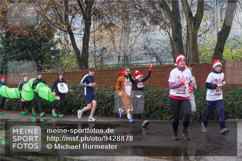 07.12.2025 - St. Pauli X-Mass-Run No. 15 Michael Burmester http://msf.ph/oto/9428878 07.12.2025 11:07:03 Laufen 142, 3004, 2999, 4818 meine-sportfotos.de