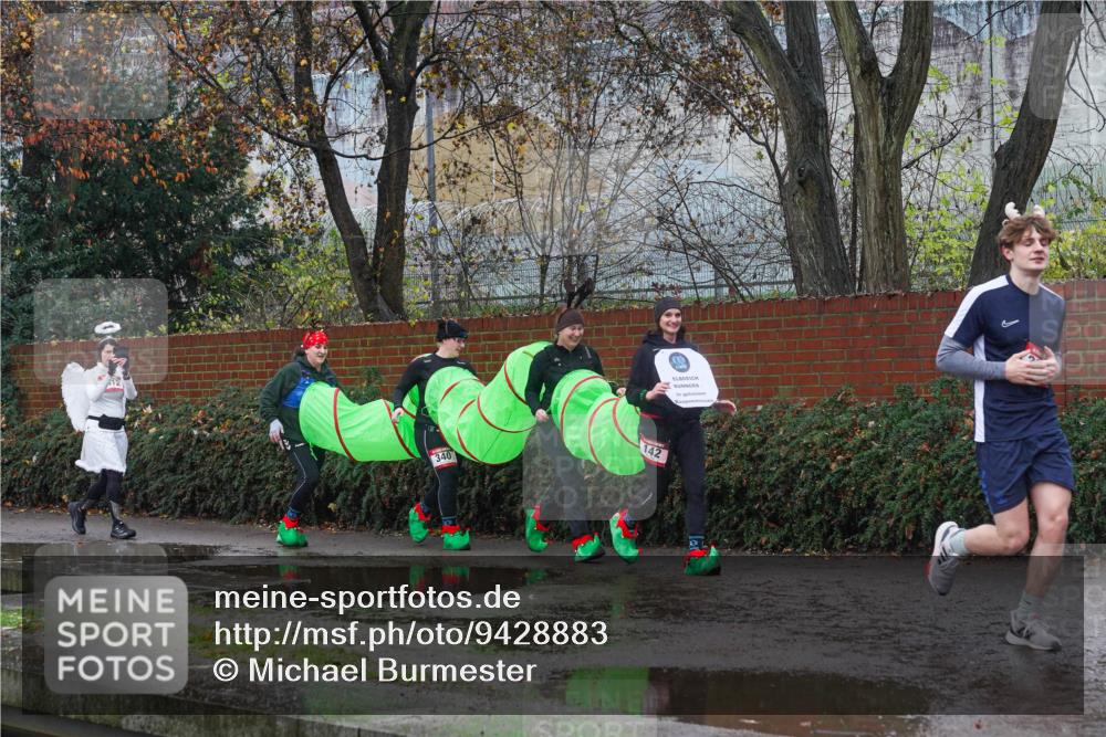 07.12.2025 - St. Pauli X-Mass-Run No. 15 Michael Burmester http://msf.ph/oto/9428883 07.12.2025 11:07:06 Laufen 340, 142 meine-sportfotos.de