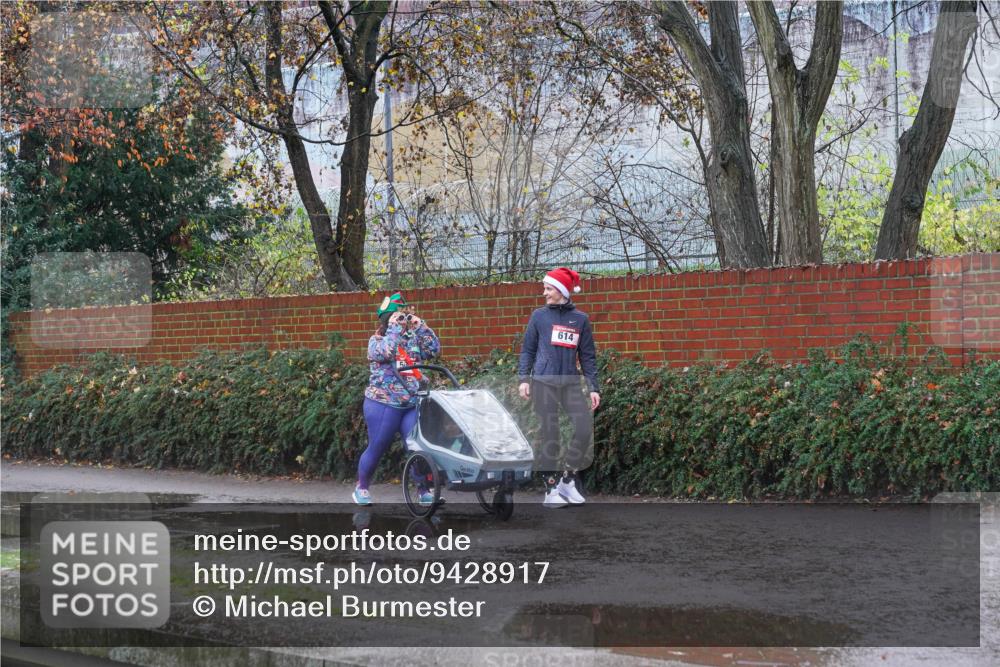 07.12.2025 - St. Pauli X-Mass-Run No. 15 Michael Burmester http://msf.ph/oto/9428917 07.12.2025 11:12:55 Laufen 614 meine-sportfotos.de