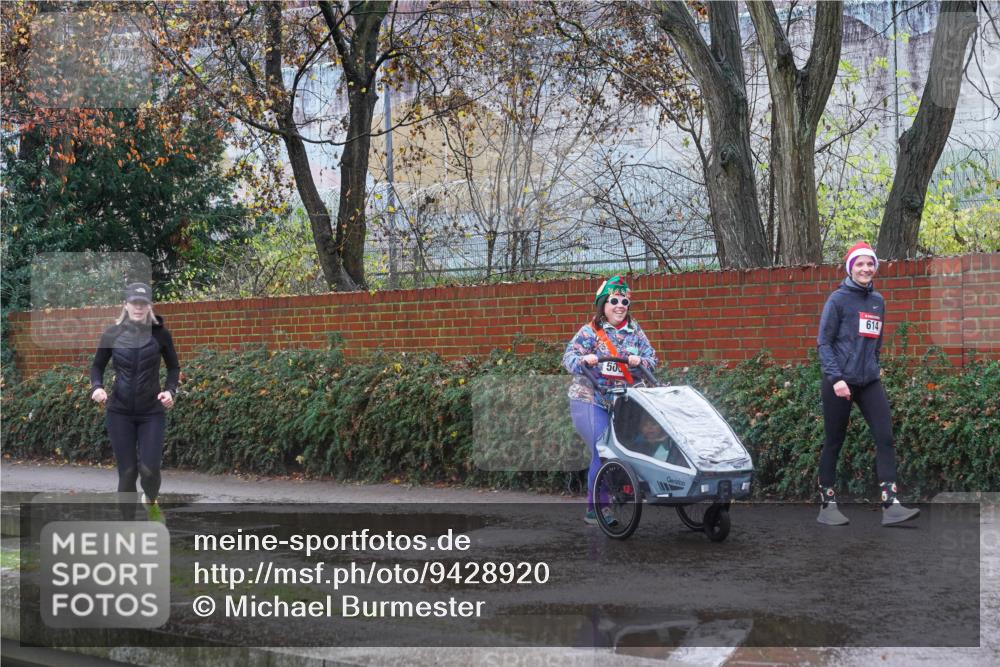 07.12.2025 - St. Pauli X-Mass-Run No. 15 Michael Burmester http://msf.ph/oto/9428920 07.12.2025 11:12:57 Laufen 50, 614 meine-sportfotos.de