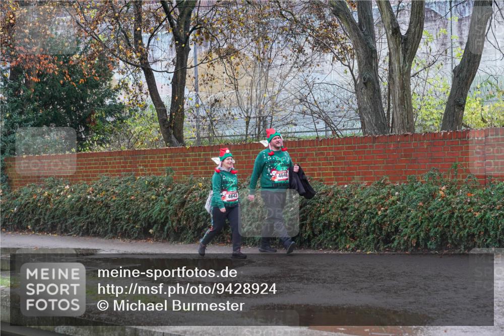 07.12.2025 - St. Pauli X-Mass-Run No. 15 Michael Burmester http://msf.ph/oto/9428924 07.12.2025 11:13:26 Laufen 4643, 4646 meine-sportfotos.de
