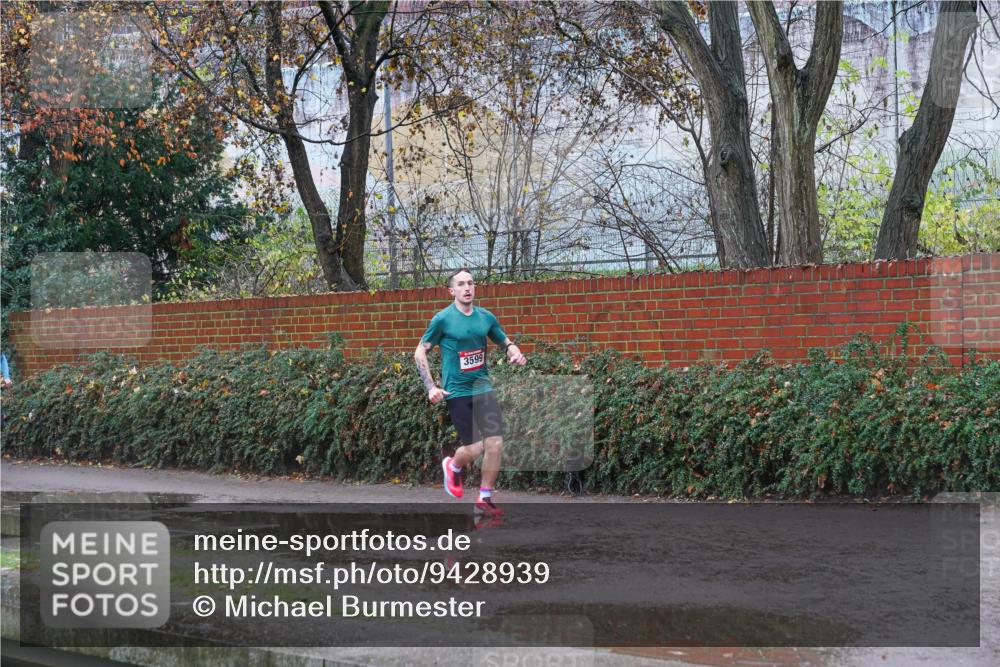 07.12.2025 - St. Pauli X-Mass-Run No. 15 Michael Burmester http://msf.ph/oto/9428939 07.12.2025 11:16:45 Laufen 3599 meine-sportfotos.de