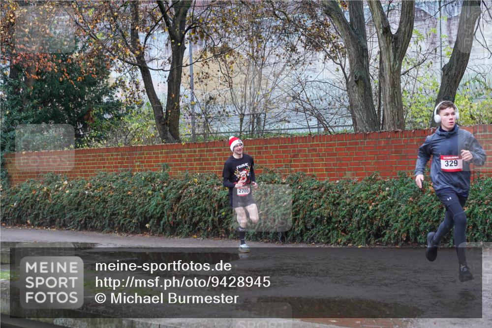 07.12.2025 - St. Pauli X-Mass-Run No. 15 Michael Burmester http://msf.ph/oto/9428945 07.12.2025 11:17:24 Laufen 329 meine-sportfotos.de