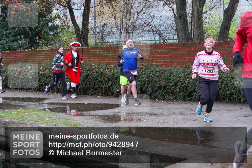 07.12.2025 - St. Pauli X-Mass-Run No. 15 Michael Burmester http://msf.ph/oto/9428947 07.12.2025 09:40:53 Laufen 2964, 441, 1293 meine-sportfotos.de
