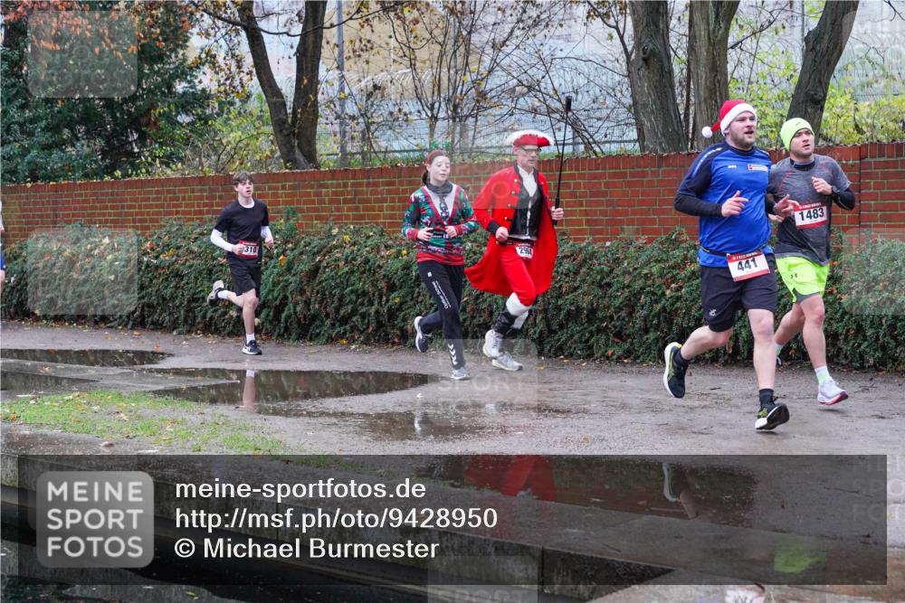 07.12.2025 - St. Pauli X-Mass-Run No. 15 Michael Burmester http://msf.ph/oto/9428950 07.12.2025 09:40:55 Laufen 2, 964, 310, 441, 1483 meine-sportfotos.de