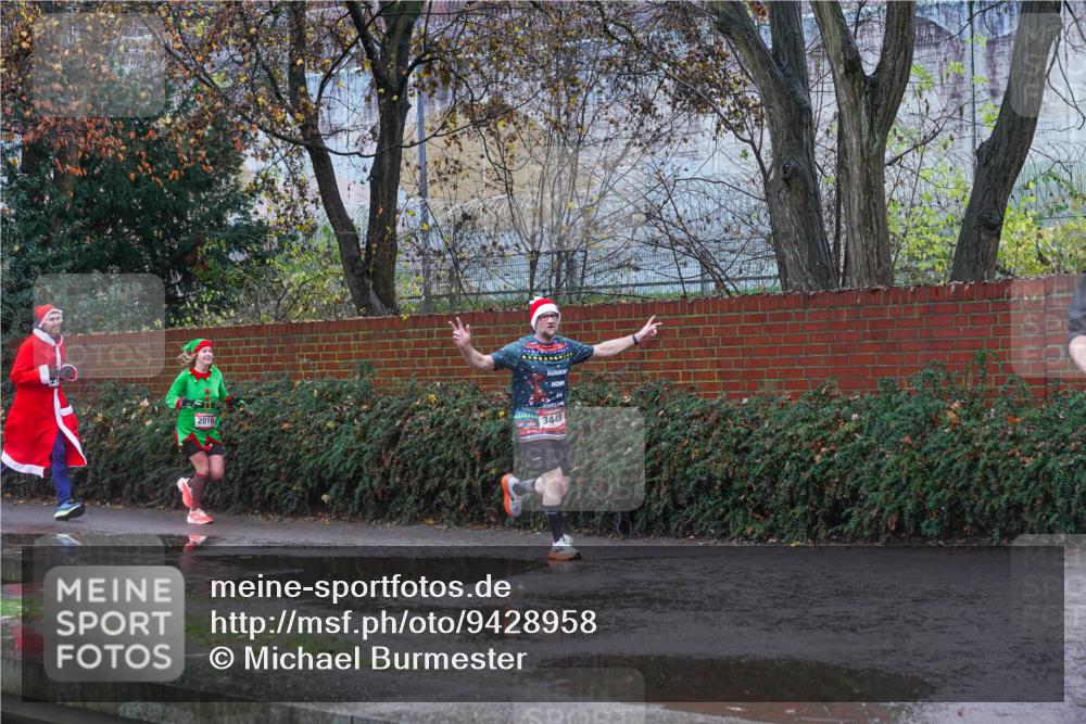 07.12.2025 - St. Pauli X-Mass-Run No. 15 Michael Burmester http://msf.ph/oto/9428958 07.12.2025 11:18:37 Laufen 2016, 3448 meine-sportfotos.de