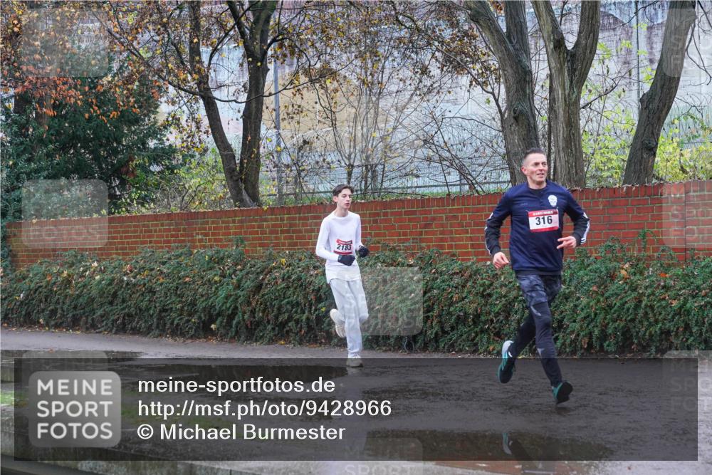 07.12.2025 - St. Pauli X-Mass-Run No. 15 Michael Burmester http://msf.ph/oto/9428966 07.12.2025 11:18:59 Laufen 316, 2183 meine-sportfotos.de