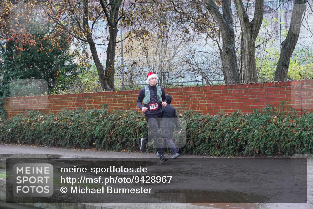 07.12.2025 - St. Pauli X-Mass-Run No. 15 Michael Burmester http://msf.ph/oto/9428967 07.12.2025 11:19:05 Laufen 3387 meine-sportfotos.de
