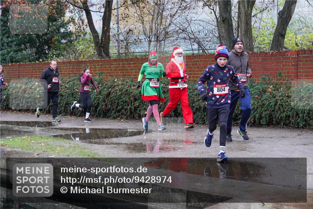 07.12.2025 - St. Pauli X-Mass-Run No. 15 Michael Burmester http://msf.ph/oto/9428974 07.12.2025 09:41:09 Laufen 1859, 1782, 2207, 1785, 804, 032 meine-sportfotos.de