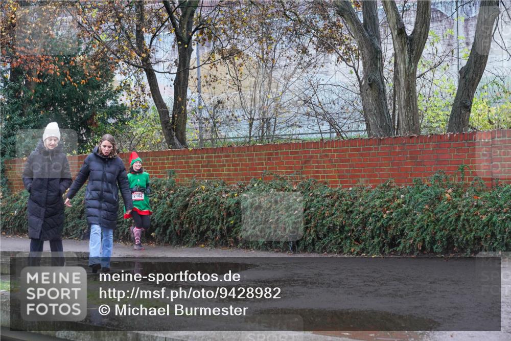 07.12.2025 - St. Pauli X-Mass-Run No. 15 Michael Burmester http://msf.ph/oto/9428982 07.12.2025 11:19:48 Laufen 2102 meine-sportfotos.de