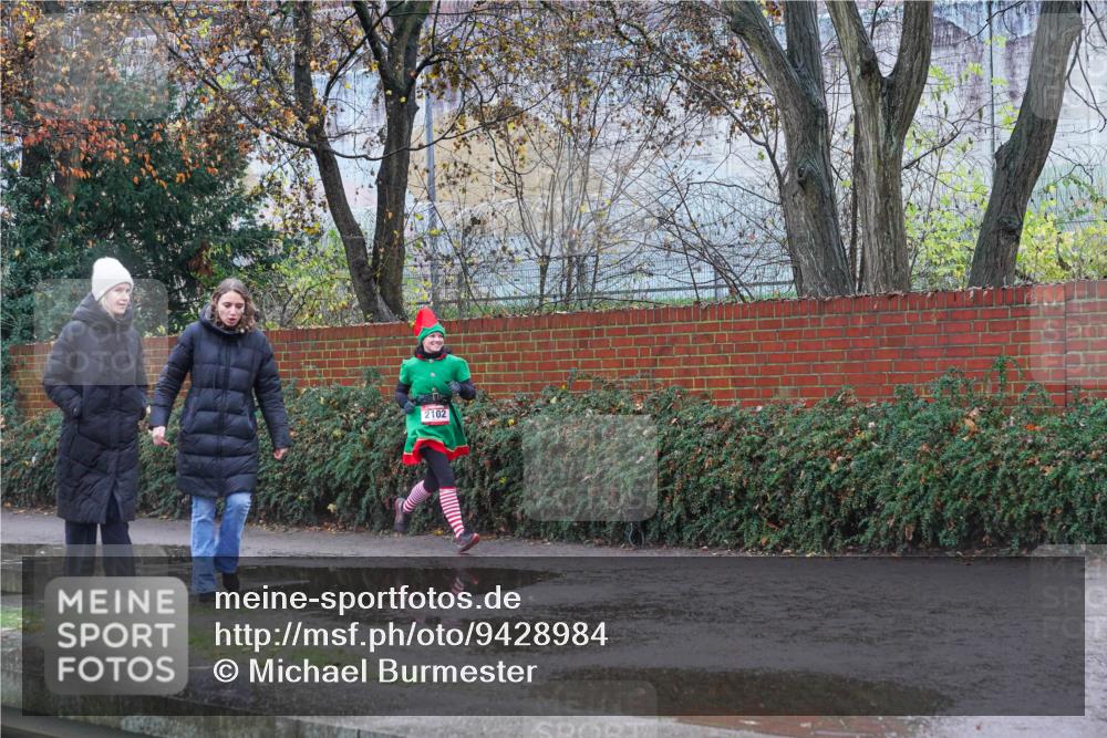 07.12.2025 - St. Pauli X-Mass-Run No. 15 Michael Burmester http://msf.ph/oto/9428984 07.12.2025 11:19:49 Laufen 2102 meine-sportfotos.de