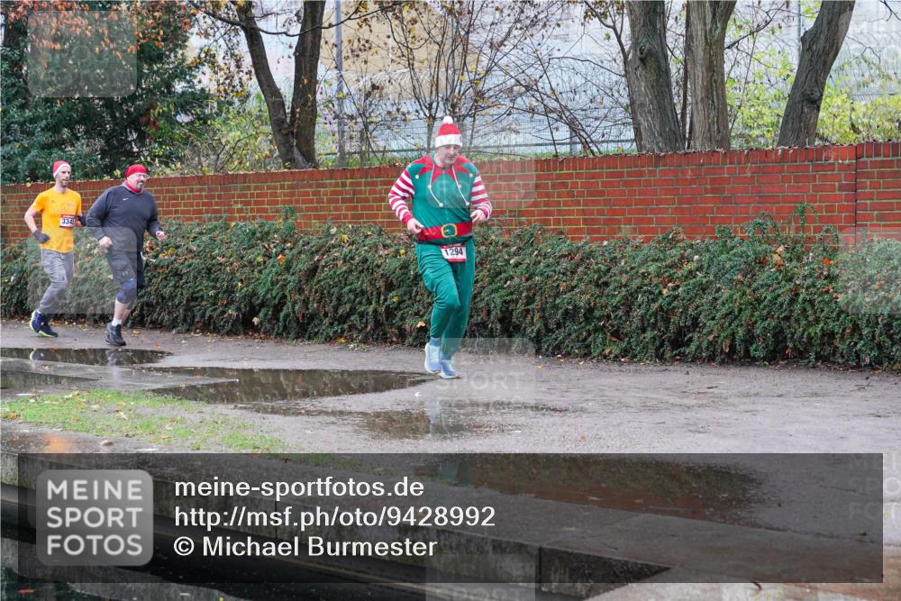 07.12.2025 - St. Pauli X-Mass-Run No. 15 Michael Burmester http://msf.ph/oto/9428992 07.12.2025 09:41:23 Laufen 3345, 1294 meine-sportfotos.de