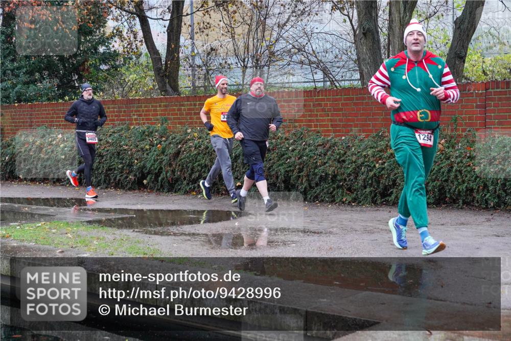 07.12.2025 - St. Pauli X-Mass-Run No. 15 Michael Burmester http://msf.ph/oto/9428996 07.12.2025 09:41:24 Laufen 3405, 32, 1294 meine-sportfotos.de