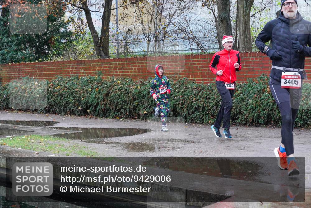 07.12.2025 - St. Pauli X-Mass-Run No. 15 Michael Burmester http://msf.ph/oto/9429006 07.12.2025 09:41:28 Laufen 49, 4031, 3320, 3405, 3405 meine-sportfotos.de