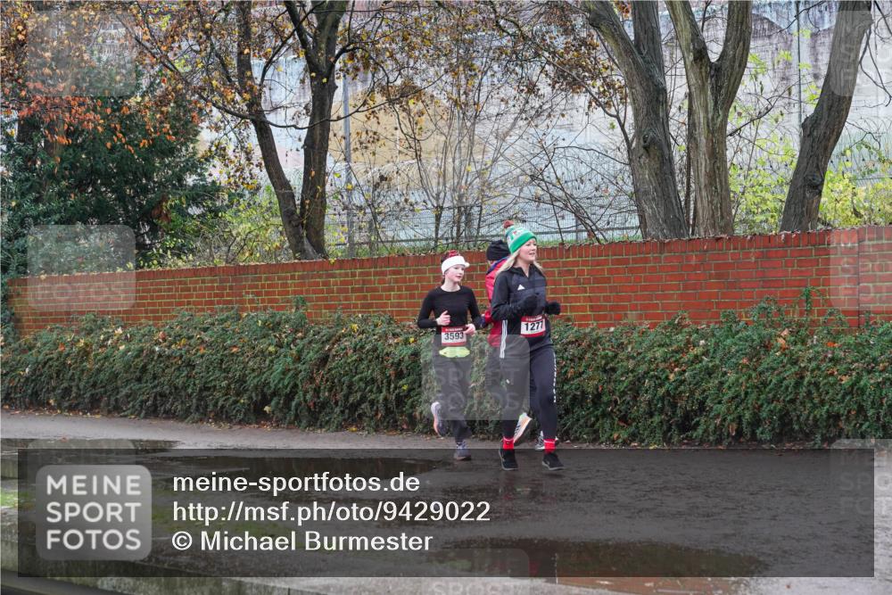 07.12.2025 - St. Pauli X-Mass-Run No. 15 Michael Burmester http://msf.ph/oto/9429022 07.12.2025 11:20:52 Laufen 3593, 1271 meine-sportfotos.de