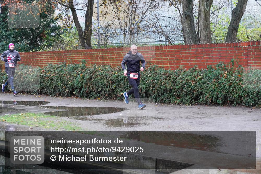 07.12.2025 - St. Pauli X-Mass-Run No. 15 Michael Burmester http://msf.ph/oto/9429025 07.12.2025 09:41:46 Laufen 1542, 1603 meine-sportfotos.de