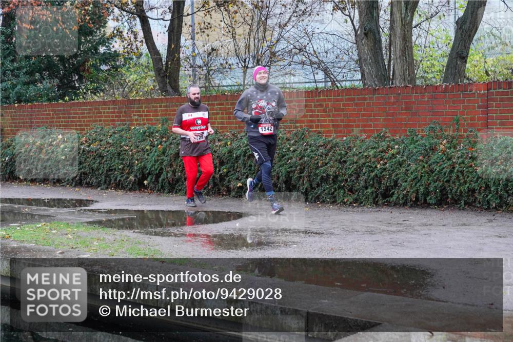 07.12.2025 - St. Pauli X-Mass-Run No. 15 Michael Burmester http://msf.ph/oto/9429028 07.12.2025 09:41:48 Laufen 29, 1542 meine-sportfotos.de