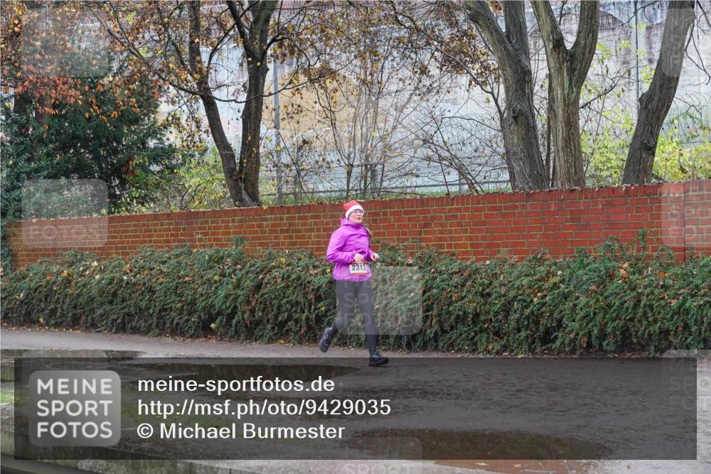 07.12.2025 - St. Pauli X-Mass-Run No. 15 Michael Burmester http://msf.ph/oto/9429035 07.12.2025 11:21:14 Laufen 2313 meine-sportfotos.de