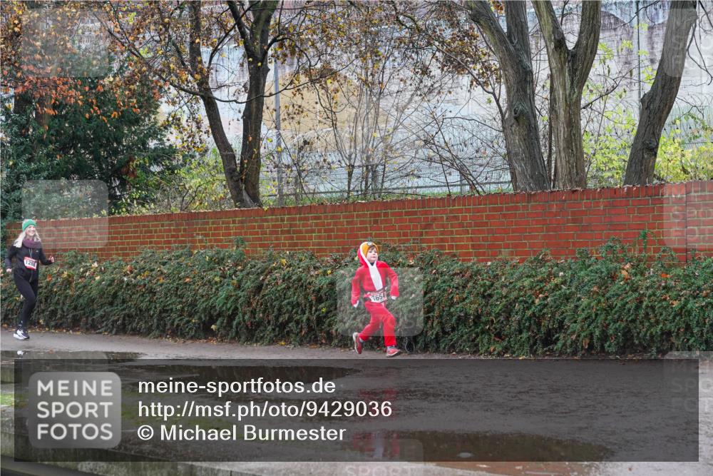 07.12.2025 - St. Pauli X-Mass-Run No. 15 Michael Burmester http://msf.ph/oto/9429036 07.12.2025 11:21:19 Laufen 1288, 3654 meine-sportfotos.de