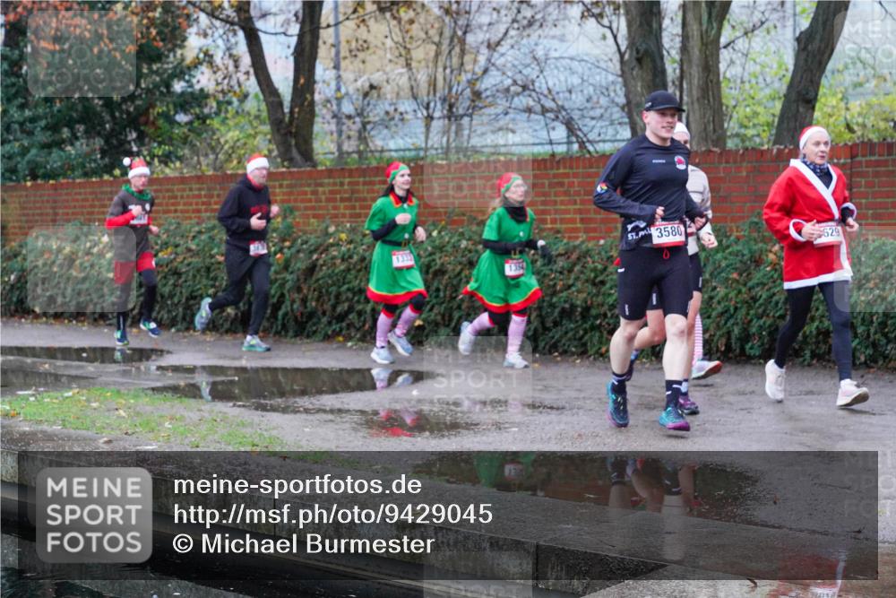 07.12.2025 - St. Pauli X-Mass-Run No. 15 Michael Burmester http://msf.ph/oto/9429045 07.12.2025 09:42:03 Laufen 1333, 1354, 3580, 629 meine-sportfotos.de