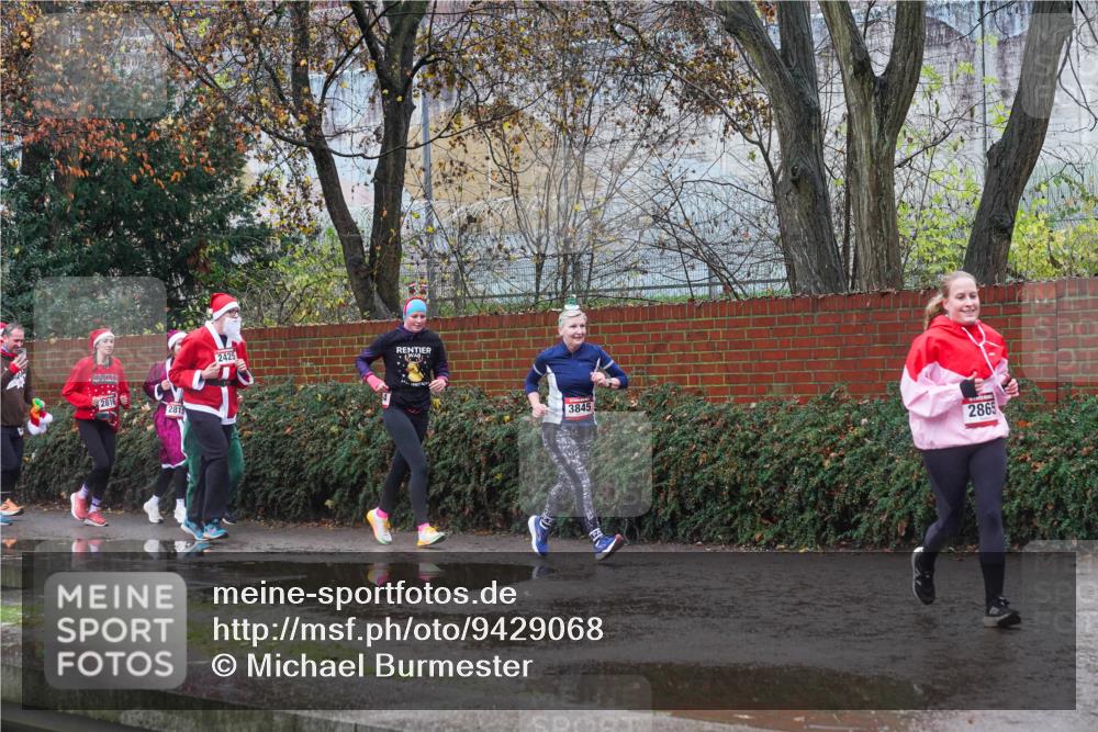 07.12.2025 - St. Pauli X-Mass-Run No. 15 Michael Burmester http://msf.ph/oto/9429068 07.12.2025 11:21:49 Laufen 2816, 2815, 2425, 3845, 2865 meine-sportfotos.de