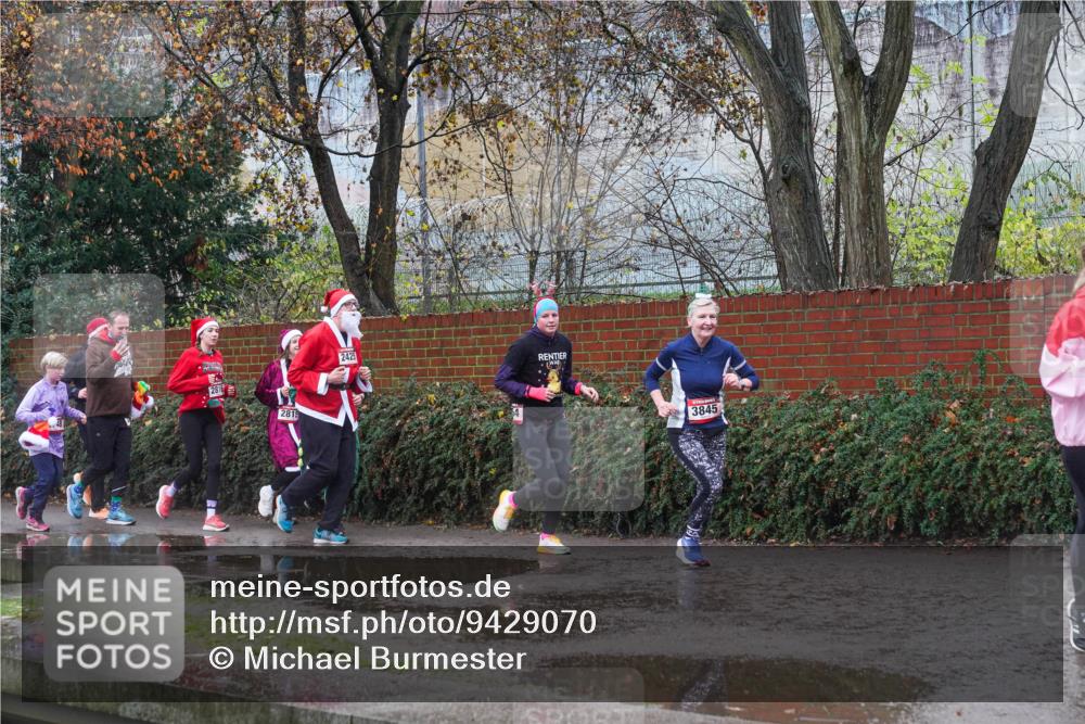 07.12.2025 - St. Pauli X-Mass-Run No. 15 Michael Burmester http://msf.ph/oto/9429070 07.12.2025 11:21:49 Laufen 2816, 2815, 2425, 3845 meine-sportfotos.de