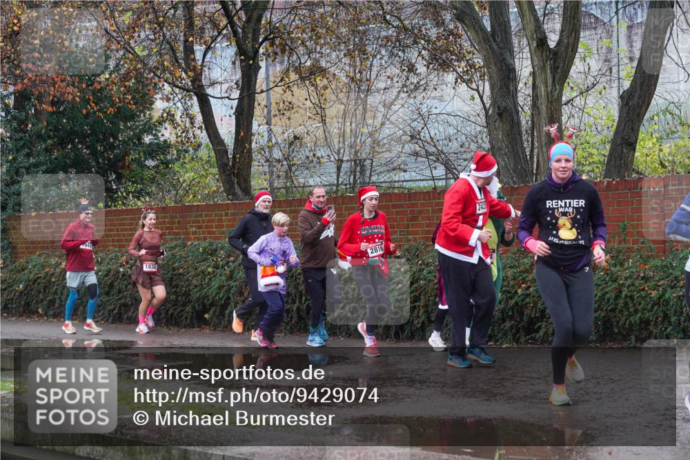 07.12.2025 - St. Pauli X-Mass-Run No. 15 Michael Burmester http://msf.ph/oto/9429074 07.12.2025 11:21:51 Laufen 843, 1838, 2816, 242 meine-sportfotos.de