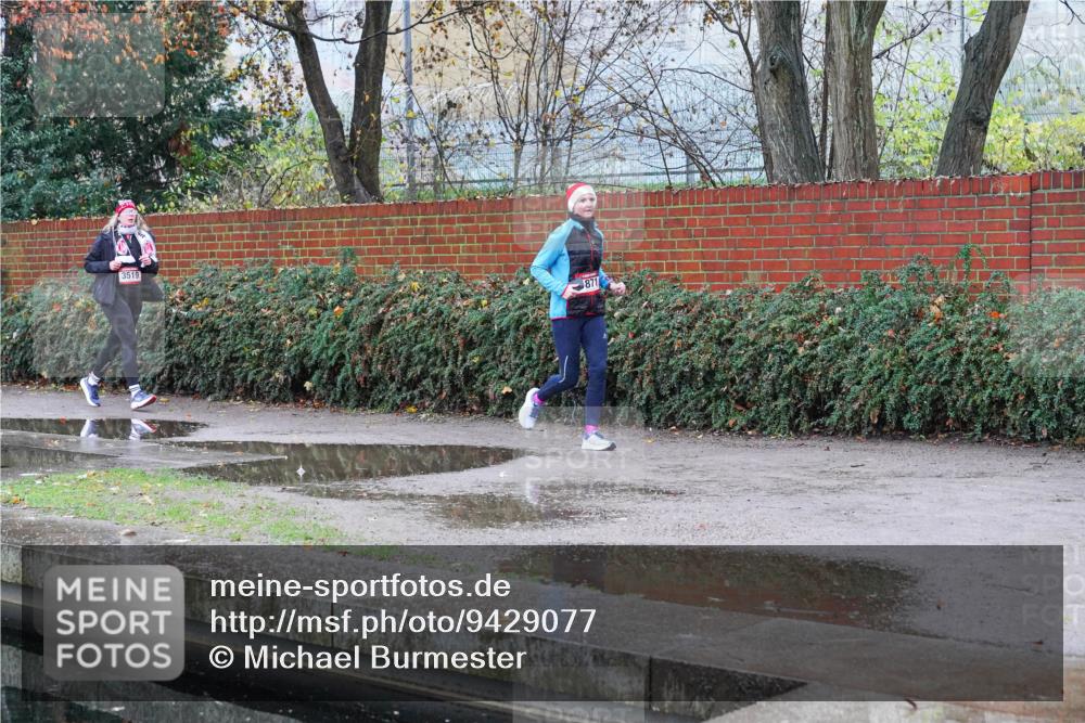 07.12.2025 - St. Pauli X-Mass-Run No. 15 Michael Burmester http://msf.ph/oto/9429077 07.12.2025 09:42:33 Laufen 3519, 871 meine-sportfotos.de