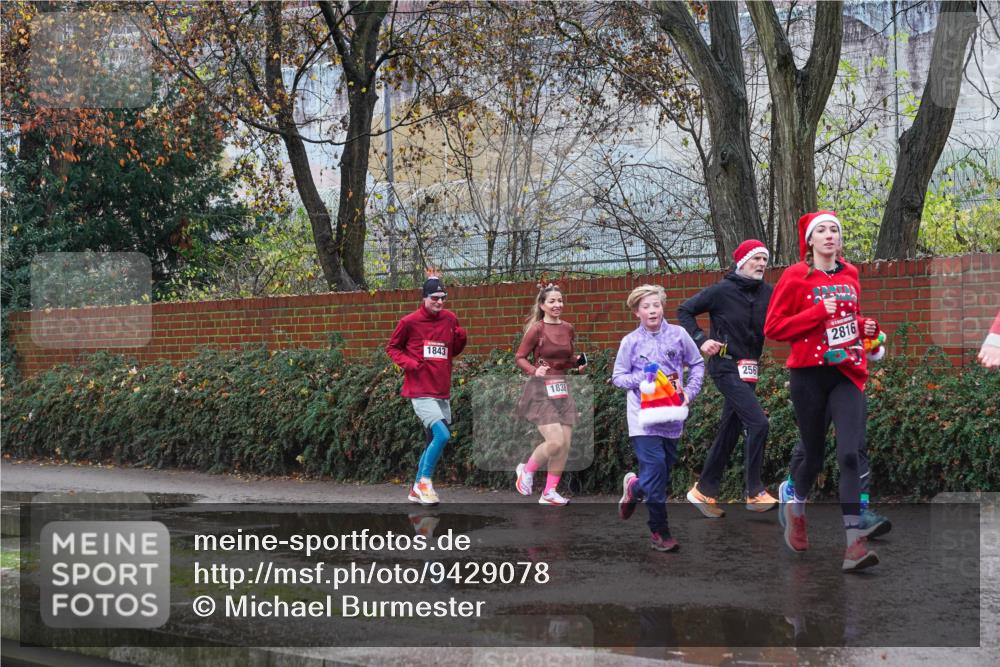 07.12.2025 - St. Pauli X-Mass-Run No. 15 Michael Burmester http://msf.ph/oto/9429078 07.12.2025 11:21:53 Laufen 1843, 1838, 256, 2816 meine-sportfotos.de