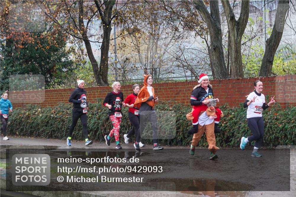 07.12.2025 - St. Pauli X-Mass-Run No. 15 Michael Burmester http://msf.ph/oto/9429093 07.12.2025 11:22:14 Laufen 3505, 37, 3733, 3453 meine-sportfotos.de