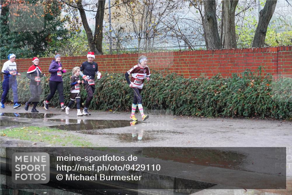 07.12.2025 - St. Pauli X-Mass-Run No. 15 Michael Burmester http://msf.ph/oto/9429110 07.12.2025 09:42:54 Laufen 486, 144, 2983, 2894 meine-sportfotos.de