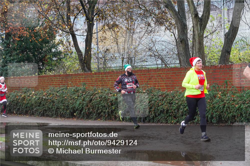 07.12.2025 - St. Pauli X-Mass-Run No. 15 Michael Burmester http://msf.ph/oto/9429124 07.12.2025 11:22:37 Laufen 1061, 651 meine-sportfotos.de