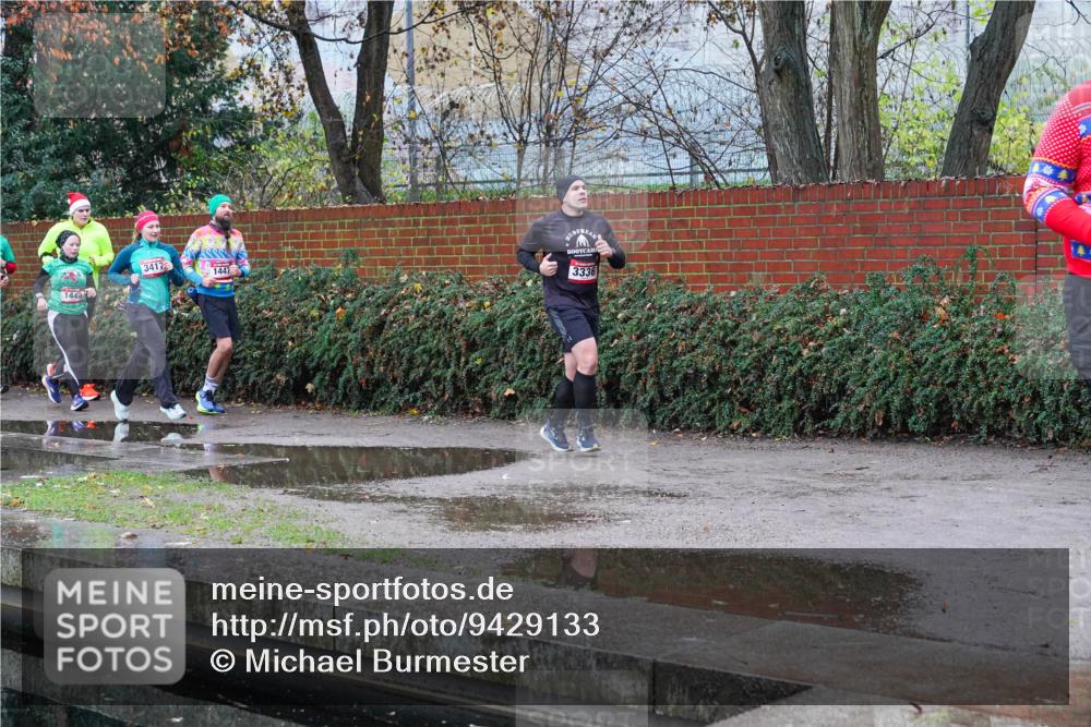 07.12.2025 - St. Pauli X-Mass-Run No. 15 Michael Burmester http://msf.ph/oto/9429133 07.12.2025 09:43:03 Laufen 3417, 1447, 3336 meine-sportfotos.de